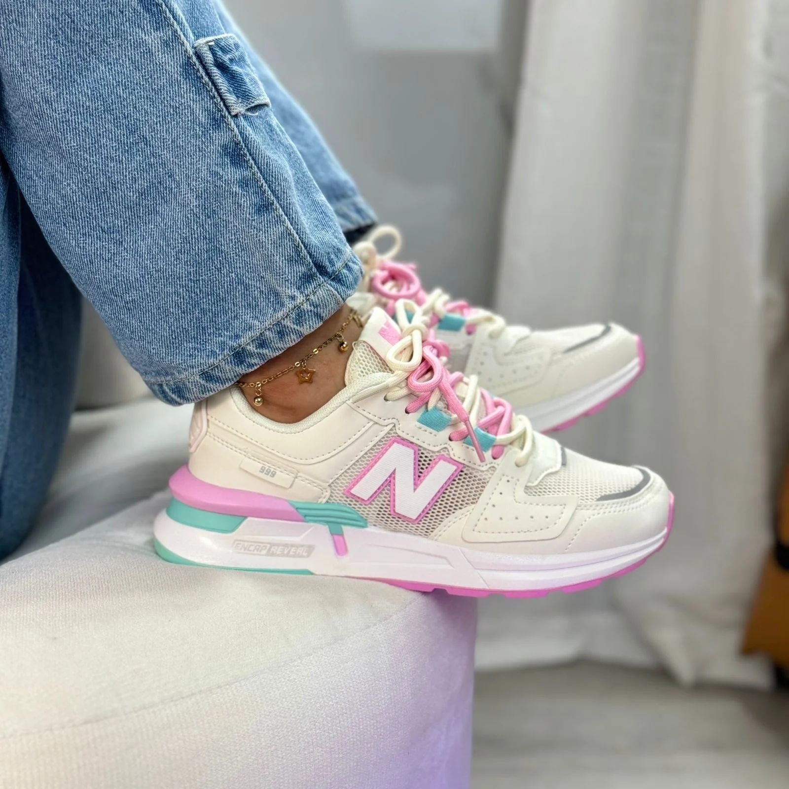 New Balance 999 Pink sneakers